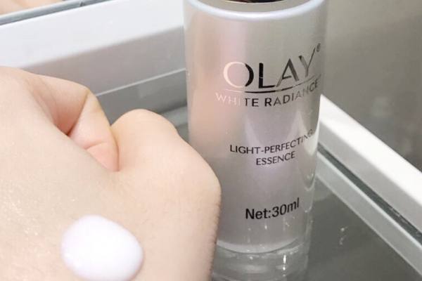 olay小白瓶可以見(jiàn)光嗎 不見(jiàn)光效果最好