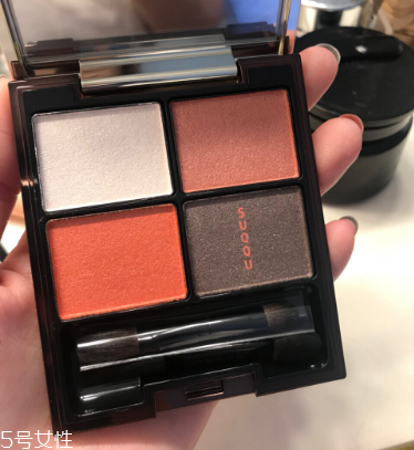 suqqu四色眼影118畫(huà)法 suqqu眼影118朱夏 suqqu四色眼影118畫(huà)法 suqqu眼影118朱夏