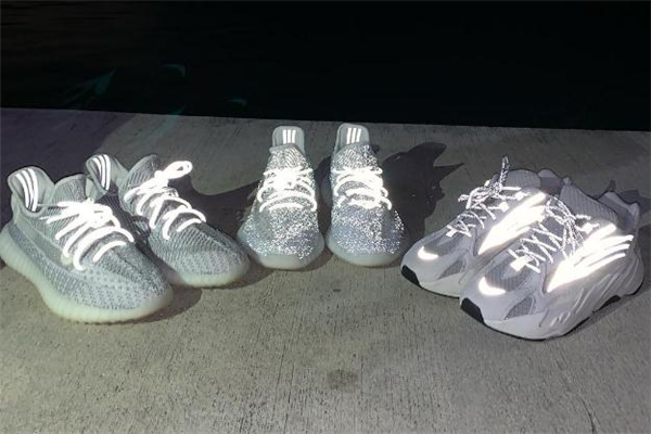 yeezy 350滿天星發(fā)售價(jià)格 夜晚吸睛神器 yeezy 350滿天星發(fā)售價(jià)格 夜晚吸睛神器