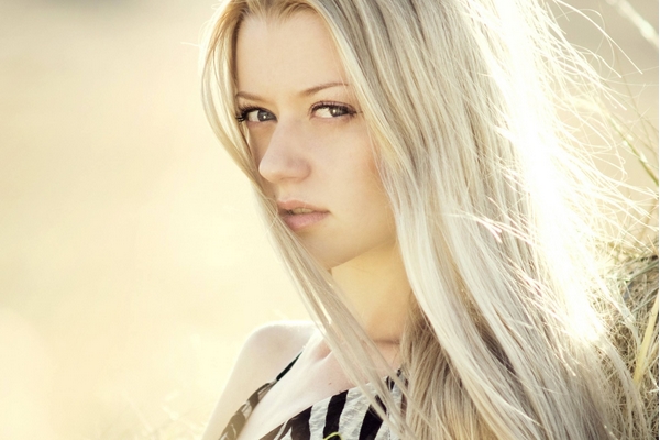 坐著敲后腰 消脹氣提升腸功能 坐著敲后腰 消脹氣提升腸功能