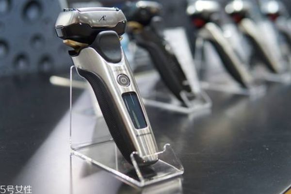 圣誕節(jié)送男朋友什么禮物 送這些禮物他一定喜歡 圣誕節(jié)送男朋友什么禮物 送這些禮物他一定喜歡