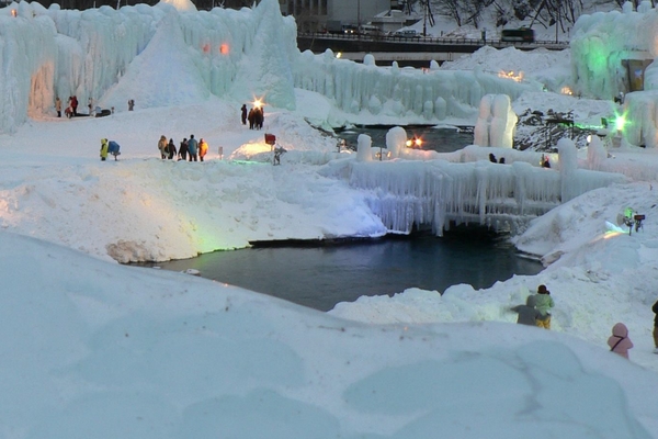 冬天泡溫泉冷不冷 下水就不冷 冬天泡溫泉冷不冷 下水就不冷