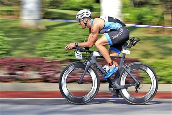 騎行可以瘦大腿嗎 要注意訓(xùn)練強(qiáng)度 騎行可以瘦大腿嗎 要注意訓(xùn)練強(qiáng)度