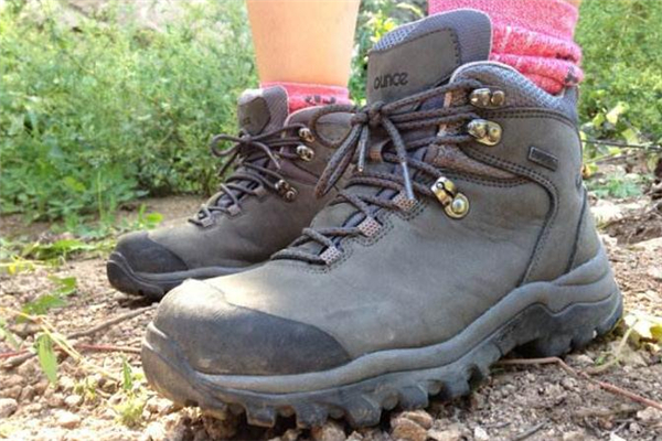 登山鞋可以水洗嗎 大部分都可以 登山鞋可以水洗嗎 大部分都可以