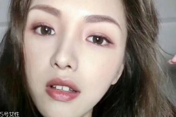 硅水凝膠美瞳有年拋嗎 一般是月拋和日拋 硅水凝膠美瞳有年拋嗎 一般是月拋和日拋