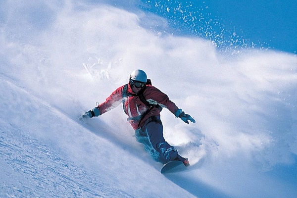 滑雪能戴隱形眼鏡嗎 存在安全隱患 滑雪能戴隱形眼鏡嗎 存在安全隱患