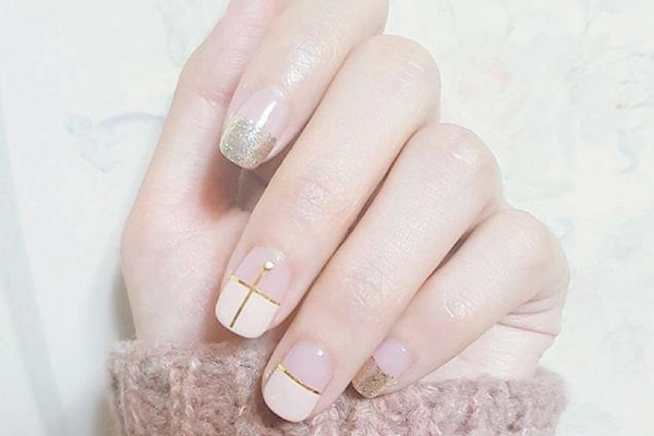 2019簡(jiǎn)單短甲美甲圖片 最新百搭短甲美甲 2019簡(jiǎn)單短甲美甲圖片 最新百搭短甲美甲