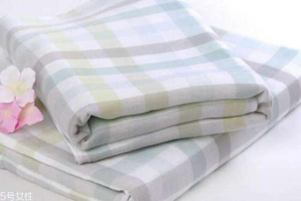 毛巾被發(fā)黃了怎么恢復(fù) 日常清潔毛巾被方法 毛巾被發(fā)黃了怎么恢復(fù) 日常清潔毛巾被方法