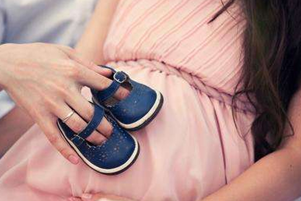 孕婦坐月子里能用護(hù)膚品嗎 孕婦坐月子里能用護(hù)膚品嗎