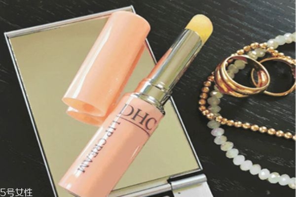 dhc唇膏批號(hào)在哪里 dhc潤唇膏生產(chǎn)批號(hào)查詢 dhc唇膏批號(hào)在哪里 dhc潤唇膏生產(chǎn)批號(hào)查詢