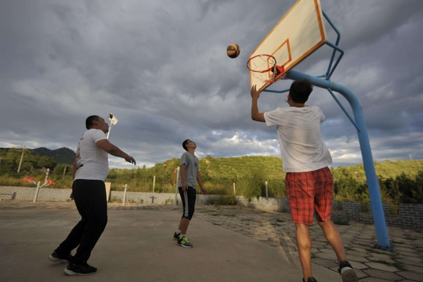 打籃球是劇烈運(yùn)動(dòng)嗎 屬于這個(gè)類別 打籃球是劇烈運(yùn)動(dòng)嗎 屬于這個(gè)類別