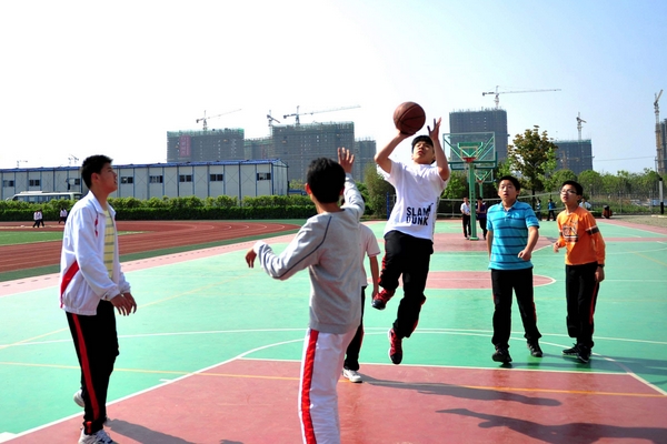 打籃球是無(wú)氧運(yùn)動(dòng)嗎 確實(shí)如此 打籃球是無(wú)氧運(yùn)動(dòng)嗎 確實(shí)如此