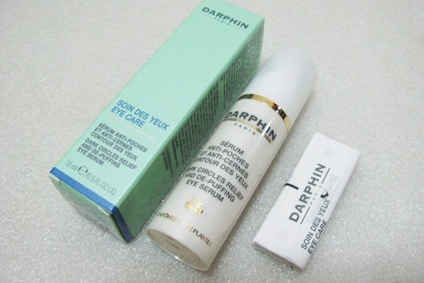 眼霜怎么涂抹吸收快 逆方向按摩 眼霜怎么涂抹吸收快 逆方向按摩