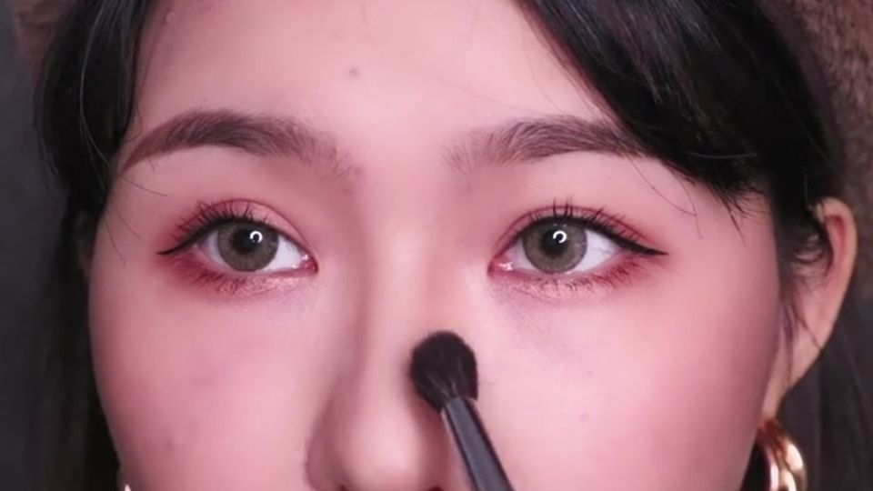 鼻子大怎么修容 鼻子修容教程圖 鼻子大怎么修容 鼻子修容教程圖