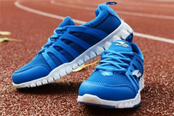 跑鞋可以水洗嗎 大部分都可以 跑鞋可以水洗嗎 大部分都可以