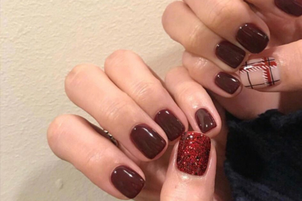 2019顯白紅色美甲圖片 百搭喜氣紅色美甲 2019顯白紅色美甲圖片 百搭喜氣紅色美甲