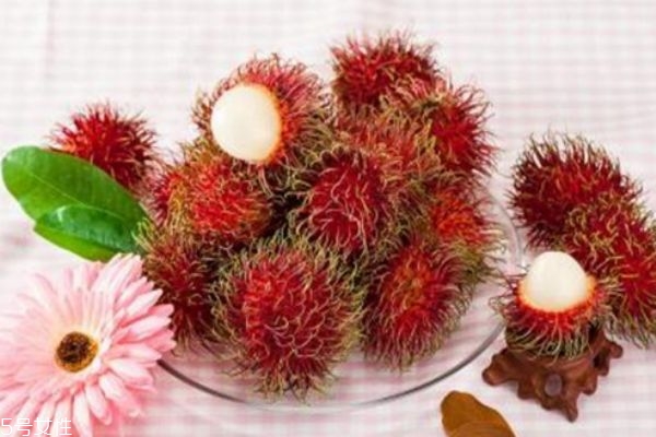 紅毛丹怎么去除核皮 自制紅毛丹罐頭 紅毛丹怎么去除核皮 自制紅毛丹罐頭