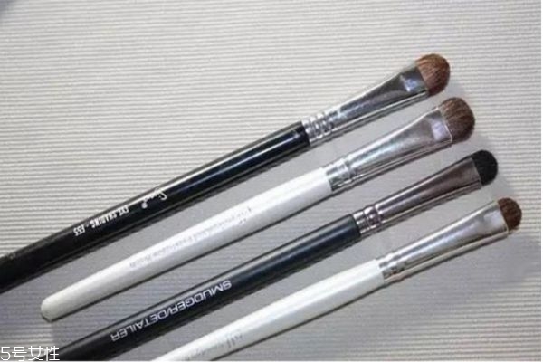 眼影刷分為哪些 眼影刷的分類 眼影刷分為哪些 眼影刷的分類