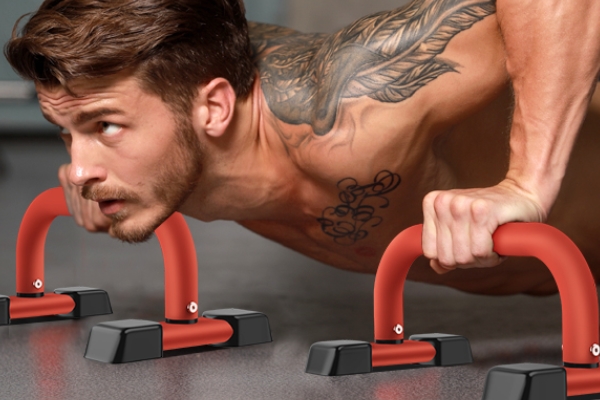 俯臥撐能改善駝背嗎 千萬(wàn)不要嘗試 俯臥撐能改善駝背嗎 千萬(wàn)不要嘗試