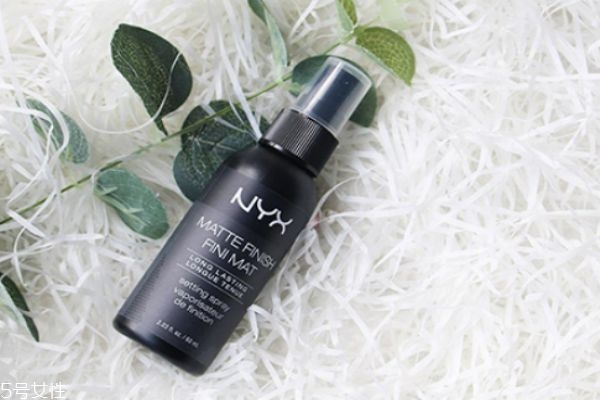 油皮適合用定妝噴霧嗎 適合油皮使用的定妝噴霧 油皮適合用定妝噴霧嗎 適合油皮使用的定妝噴霧