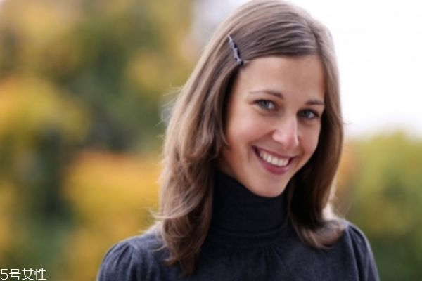 油皮適合用定妝噴霧嗎 適合油皮使用的定妝噴霧 油皮適合用定妝噴霧嗎 適合油皮使用的定妝噴霧