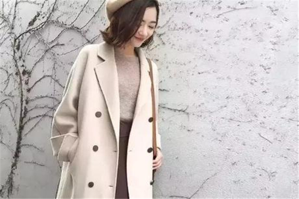 矮個(gè)子怎么穿大衣顯高 秋冬必備秘訣 矮個(gè)子怎么穿大衣顯高 秋冬必備秘訣