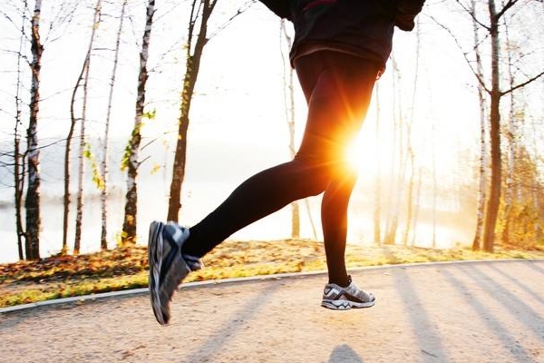 慢跑和跳繩哪個減肥效果好 推薦是跳繩 慢跑和跳繩哪個減肥效果好 推薦是跳繩