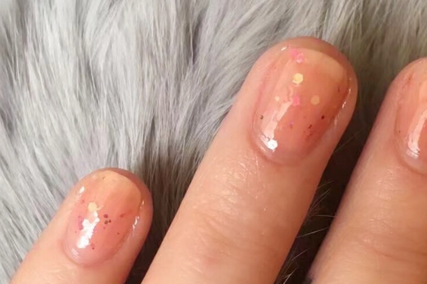 悅詩(shī)風(fēng)吟指甲油保質(zhì)期 一般是三年 悅詩(shī)風(fēng)吟指甲油保質(zhì)期 一般是三年