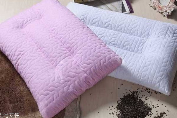 記憶枕和蕎麥枕哪個好 記憶枕怎么挑選 記憶枕和蕎麥枕哪個好 記憶枕怎么挑選