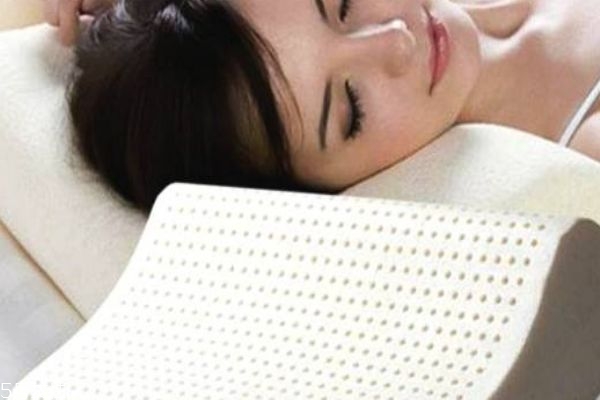 乳膠枕對(duì)頸椎病有用嗎 乳膠枕頭適合如下人群 乳膠枕對(duì)頸椎病有用嗎 乳膠枕頭適合如下人群