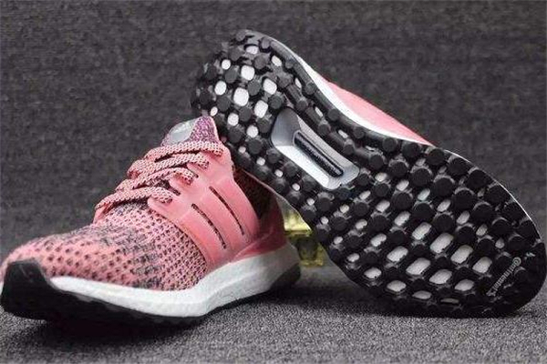 跑鞋和運(yùn)動(dòng)鞋的區(qū)別 千萬不要買錯(cuò) 跑鞋和運(yùn)動(dòng)鞋的區(qū)別 千萬不要買錯(cuò)