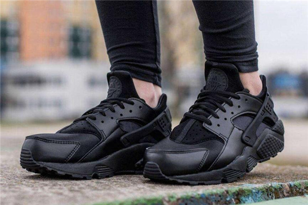 跑鞋會(huì)越穿越大嗎 會(huì)變松一點(diǎn) 跑鞋會(huì)越穿越大嗎 會(huì)變松一點(diǎn)