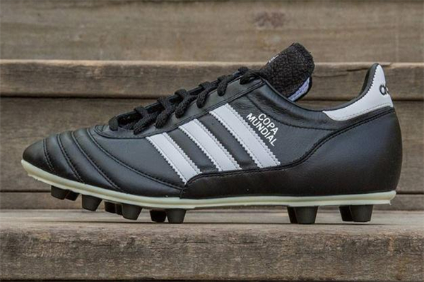 足球鞋高幫好還是低幫好 看個人運動習(xí)慣