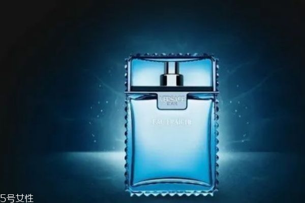 秋冬季香水推薦 擁有雪一樣味道的香水 秋冬季香水推薦 擁有雪一樣味道的香水