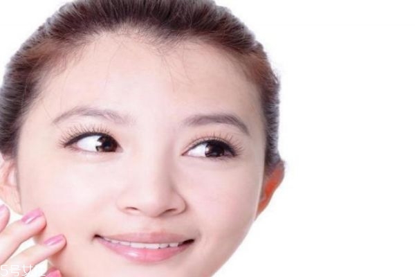 黑頭導(dǎo)出液怎么用 黑頭導(dǎo)出液的原理 黑頭導(dǎo)出液怎么用 黑頭導(dǎo)出液的原理