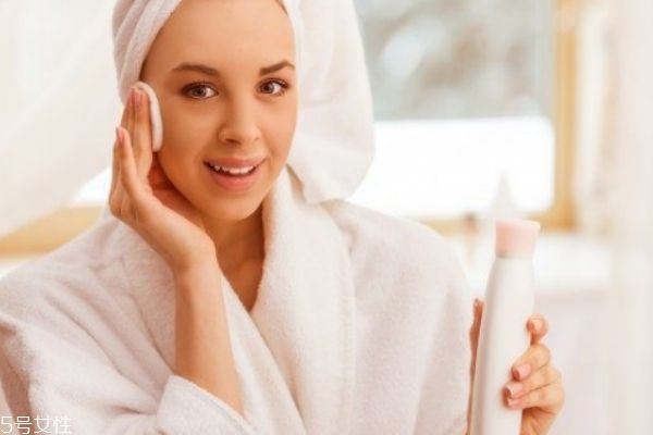 黑頭導(dǎo)出液什么牌子好 四大品牌讓你和黑頭說拜拜 黑頭導(dǎo)出液什么牌子好 四大品牌讓你和黑頭說拜拜