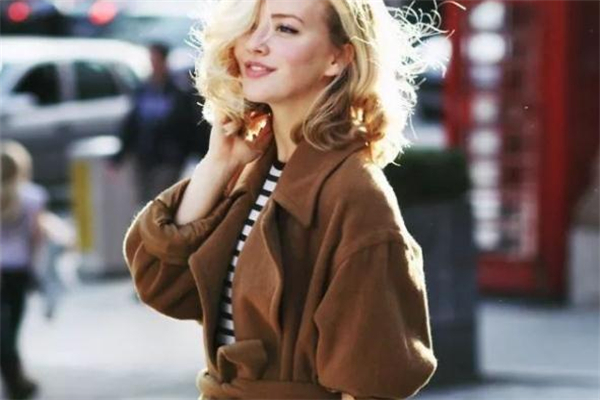 小個(gè)子女生怎么選大衣 三招穿出大長(zhǎng)腿 小個(gè)子女生怎么選大衣 三招穿出大長(zhǎng)腿