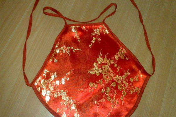 嬰兒肚兜怎么選擇最好 嬰兒肚兜怎么選擇最好