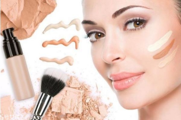 氣墊和粉底液有什么區(qū)別 粉底液和氣墊哪個(gè)更好用 氣墊和粉底液有什么區(qū)別 粉底液和氣墊哪個(gè)更好用