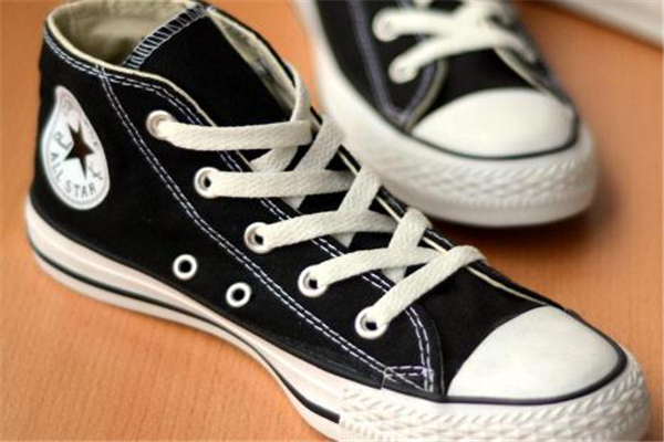 為什么帆布鞋容易臭 出汗不透氣導(dǎo)致 為什么帆布鞋容易臭 出汗不透氣導(dǎo)致