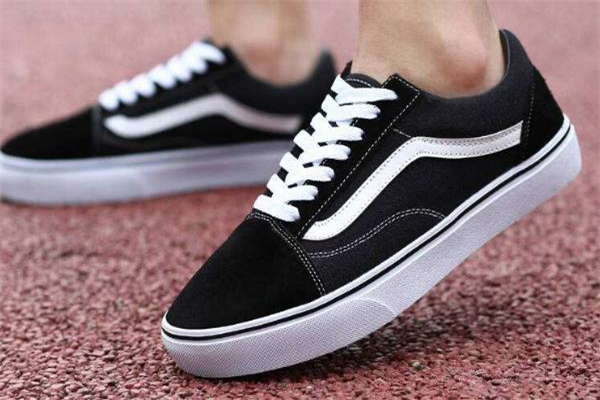 為什么帆布鞋容易臭 出汗不透氣導(dǎo)致 為什么帆布鞋容易臭 出汗不透氣導(dǎo)致