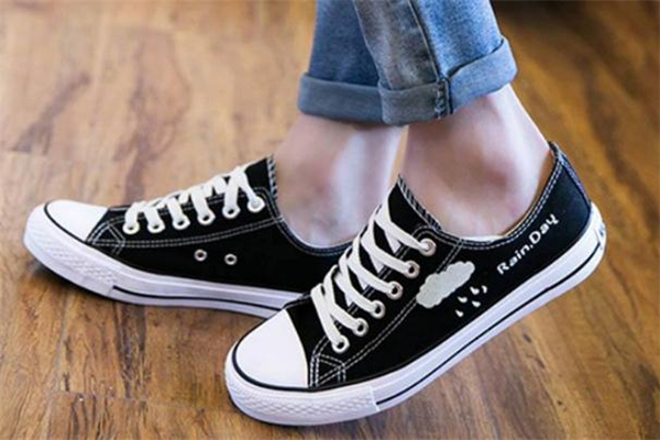 帆布鞋有銹跡怎么清洗 可以用醋處理 帆布鞋有銹跡怎么清洗 可以用醋處理