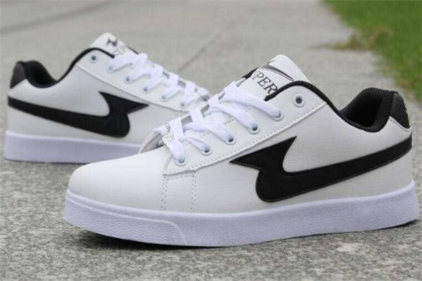 板鞋和運(yùn)動(dòng)鞋的區(qū)別 這幾點(diǎn)要記住 板鞋和運(yùn)動(dòng)鞋的區(qū)別 這幾點(diǎn)要記住