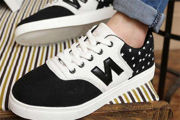 板鞋和運動鞋尺碼一樣嗎 要看品牌和型號 板鞋和運動鞋尺碼一樣嗎 要看品牌和型號