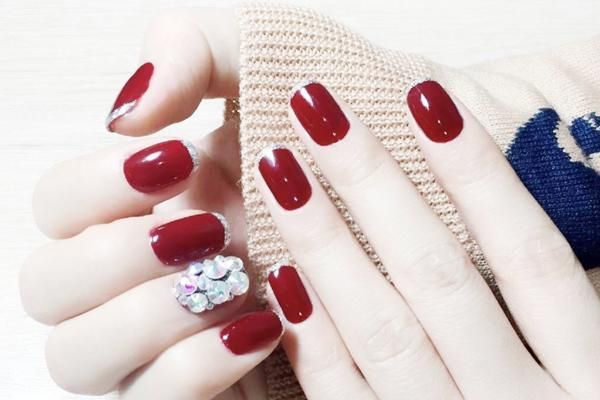 紅色鉆石美甲圖片 儀式感鉆石紅美甲 紅色鉆石美甲圖片 儀式感鉆石紅美甲