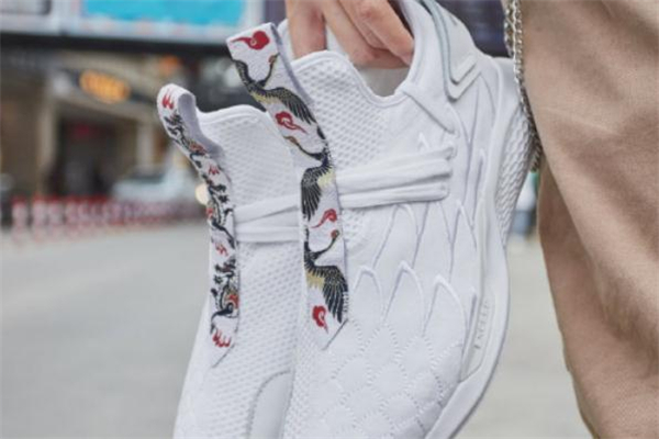 李寧溯錦繡測評 國產(chǎn)良心之作 李寧溯錦繡測評 國產(chǎn)良心之作