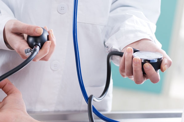 改善高血壓并發(fā)癥 飲食按摩雙調(diào)養(yǎng) 改善高血壓并發(fā)癥 飲食按摩雙調(diào)養(yǎng)