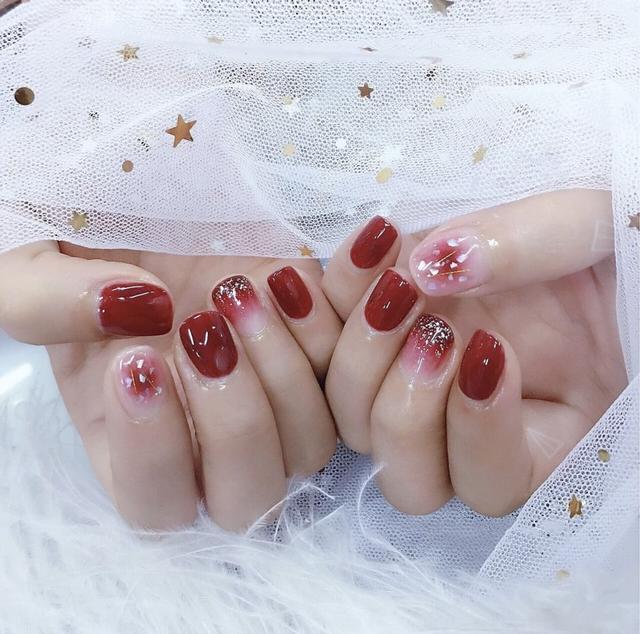 跳色暈染美甲圖片 精致跳色暈染美甲 跳色暈染美甲圖片 精致跳色暈染美甲