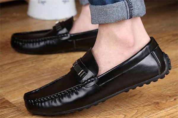 豆豆鞋前面老臟怎么辦 這樣來處理 豆豆鞋前面老臟怎么辦 這樣來處理