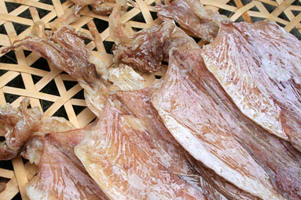 怎樣挑選優(yōu)質(zhì)魷魚干 選購干魷魚3個絕招 怎樣挑選優(yōu)質(zhì)魷魚干 選購干魷魚3個絕招
